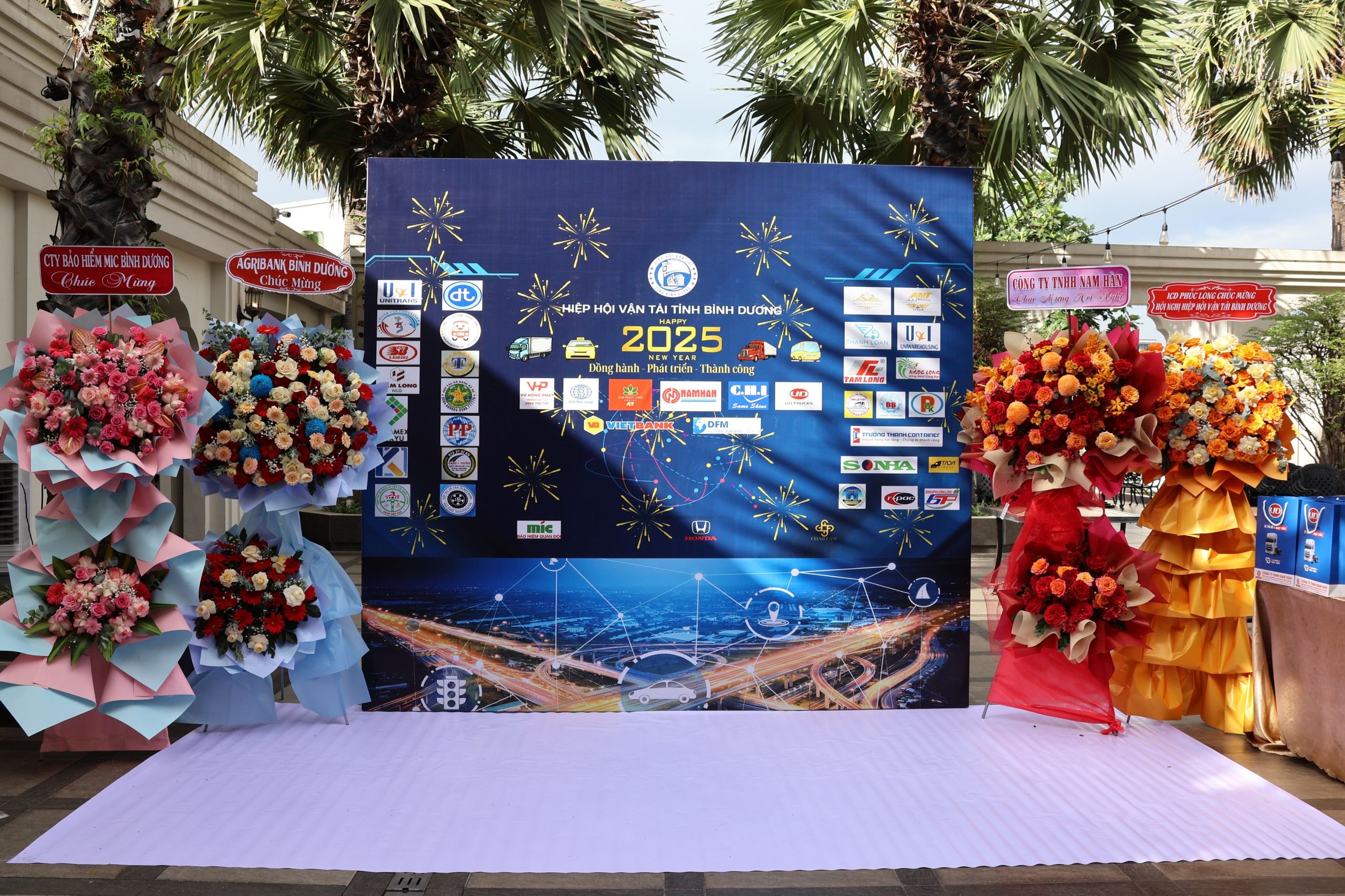 UD TRUCKS VIỆT NAM ĐỒNG HÀNH CÙNG HIỆP HỘI VẬN TẢI BÌNH DƯƠNG TẠI HỘI NGHỊ TỔNG KẾT NĂM 2024